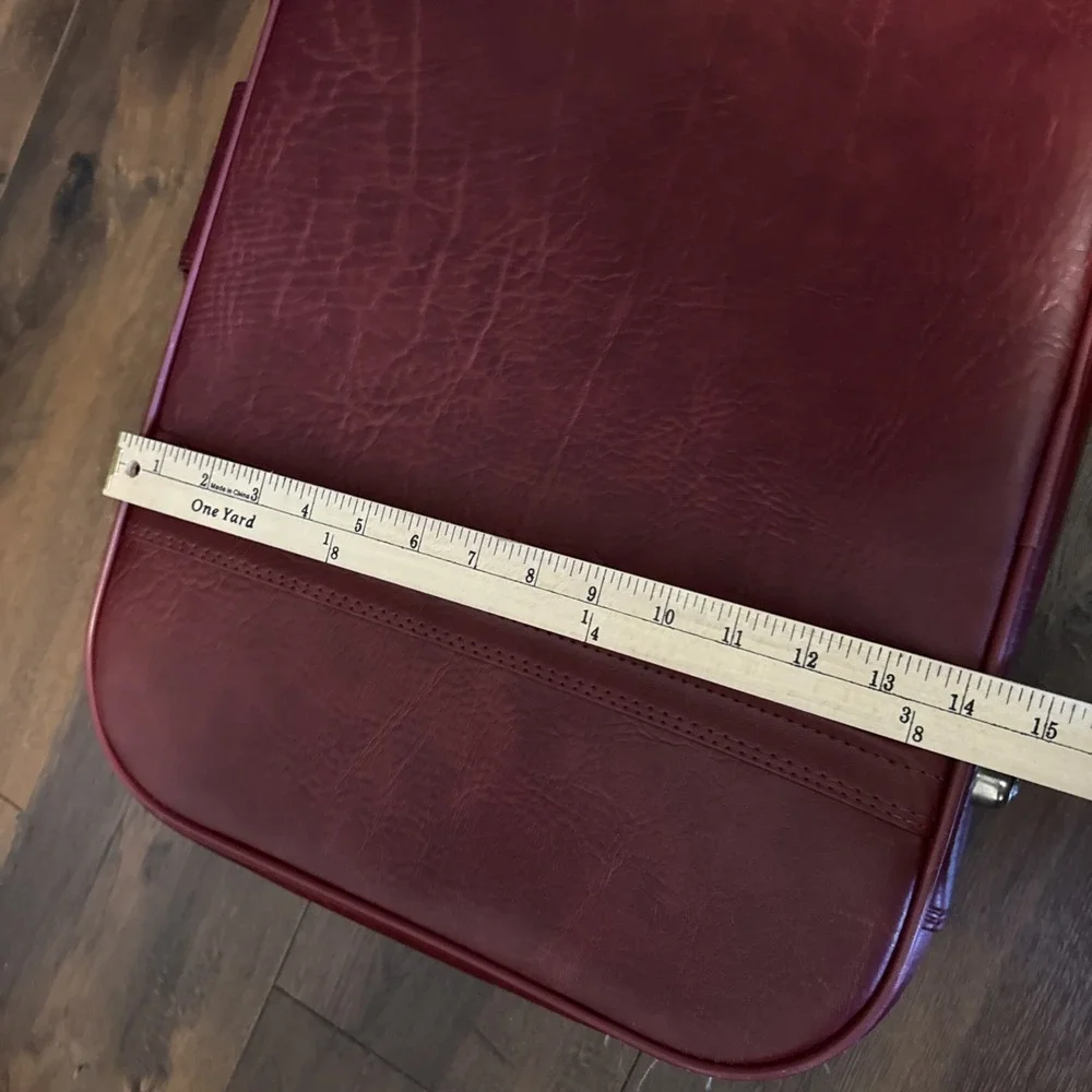 Vintage World Traveler Burgundy Leather Carry On Suitcase Travel Bag 21
